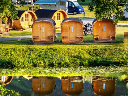 Luxury camping - Parkplatz bei Unterkunft - Hunsrück - Campingplatz Mosel Islands Campingplatz Mosel Islands