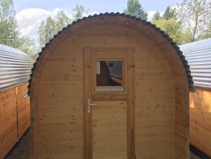 Luxury camping - Art der Unterkunft: Schlaffass - Region Bodensee - Campingplatz Markelfingen Schlaf-Häusle auf dem Campingplatz Markelfingen