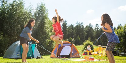 Luxuscamping - Hunde erlaubt - Spaß auf der Campingwiese - Trixi Ferienpark Zittauer Gebirge Trixi Ferienpark Zittauer Gebirge