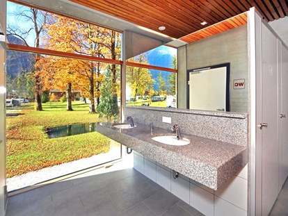 Luxuscamping - PLZ 5092 (Österreich) - einfache Häuschen - luxuriöse Sanitäranlagen - Grubhof Campinghäuschen auf Grubhof
