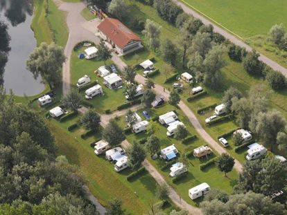 Luxury camping - Austria - Luftbildaufnahme Camping Au an der Donau - Camping Au an der Donau Schlaf-Fässer auf Camping Au an der Donau