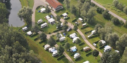 Luxuscamping - Terrasse - Mostviertel - Luftbildaufnahme Camping Au an der Donau - Camping Au an der Donau Schlaf-Fässer auf Camping Au an der Donau