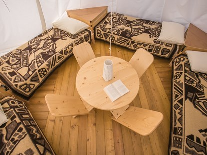 Luxuscamping - Art der Unterkunft: Tipi - Innere Tipi Zelt - Plitvice Holiday Resort Tipis auf Plitvice Holiday Resort