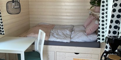 Luxuscamping - Art der Unterkunft: Campingfahrzeug - Schäferwagen von innen - Camping Stover Strand Camping Stover Strand
