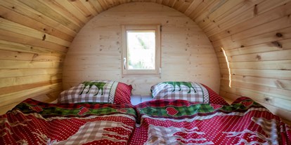 Luxuscamping - Kühlschrank - Region Bodensee - Campingplatz Markelfingen Schlaf-Fass auf dem Campingplatz Markelfingen 
