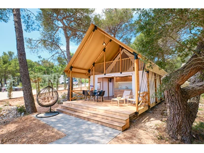 Luxury camping - getrennte Schlafbereiche - Glamping Zelt Premium Family - Camping Cikat Glamping Zelt Typ Family Premium auf Camping Čikat
