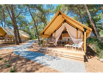 Luxury camping - Terrasse - Zadar - Šibenik - Glamping Zelt Typ Premium - Camping Cikat Glamping Zelt Typ Premium auf Camping Čikat 