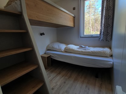 Luxury camping - Preisniveau: moderat - Schlafzimmer 3 - Campingplatz "Auf dem Simpel" Heide-Lodge auf Campingplatz "Auf dem Simpel"