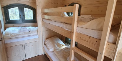 Luxuscamping - Gartenmöbel - PLZ 29614 (Deutschland) - Betten - Campingplatz "Auf dem Simpel" Schäferwagen auf Campingplatz "Auf dem Simpel" 