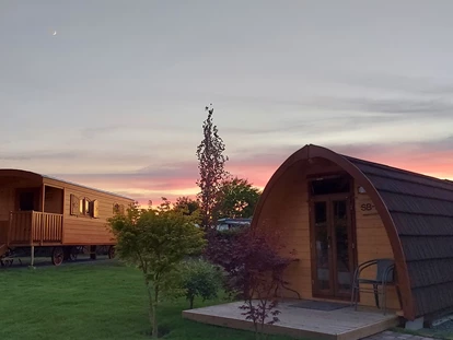 Luxuscamping - Art der Unterkunft: Hütte/POD - Deutschland - Aussenansicht - Campingplatz "Auf dem Simpel" Schnuckenbude auf Campingplatz "Auf dem Simpel"