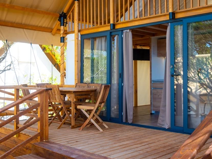 Luxury camping - Gartenmöbel - Mittelmeer - Glamping-Zelt Safari Loft - Grundriss Dachboden - Camping Lacona Pineta Glamping Tent Safari Loft auf Camping Lacona Pineta