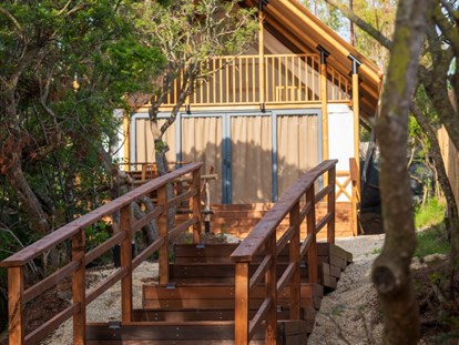 Luxury camping - Kochutensilien - Elba - Glamping-Zelt Safari Loft - Grundriss Dachboden - Camping Lacona Pineta Glamping Tent Safari Loft auf Camping Lacona Pineta