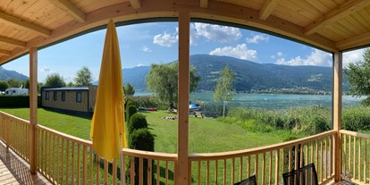 Luxuscamping - Österreich - Ist das nicht schön? - Terrassen Camping Ossiacher See Premium Mobilheime mit Terrassen am Terrassen Camping Ossiacher See