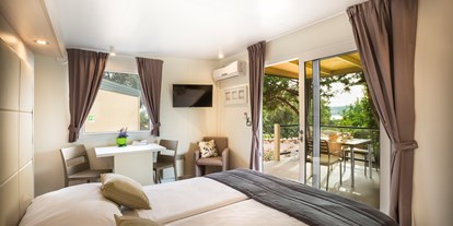 Luxuscamping - Kroatien - Doppelbett - Krk Premium Camping Resort - Valamar Krk Premium Camping Resort - Mobilheim Bella Vista Premium Romantic 