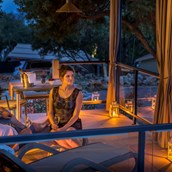 Glampingunterkunft: Romantische Abende mit schöner Aussicht - Krk Premium Camping Resort - Valamar: Krk Premium Camping Resort - Mobilheim Bella Vista Premium Romantic 
