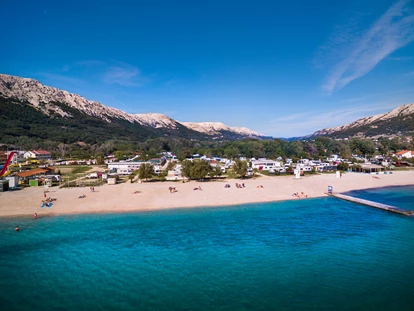 Luxury camping - TV - Croatia - Baska Beach Camping Resort - Gebetsroither Luxusmobilheim von Gebetsroither am Baska Beach Camping Resort