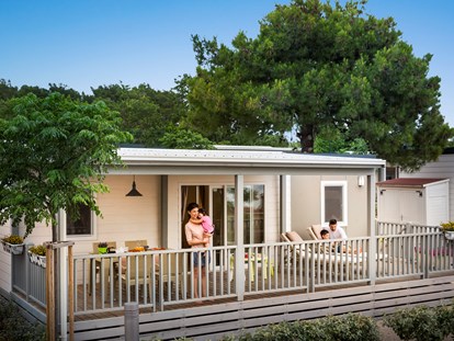Luxuscamping - getrennte Schlafbereiche - Zadar - Šibenik - inmitten üppiger Vegetation - Krk Premium Camping Resort - Valamar Krk Premium Camping Resort - Mobilheim Family 