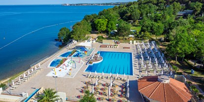Luxuscamping - TV - Novigrad - Hauptpool - Lanterna Premium Camping Resort - Valamar Lanterna Premium Camping Resort - Mobilheim Comfort 