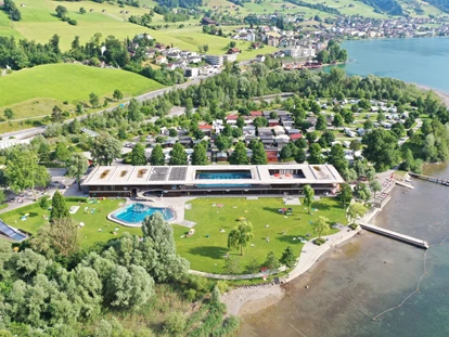 Luxury camping - barrierefreier Zugang ins Wasser - Switzerland - Luftaufnahme ganze Anlage - Camping Seefeld Park Sarnen *****