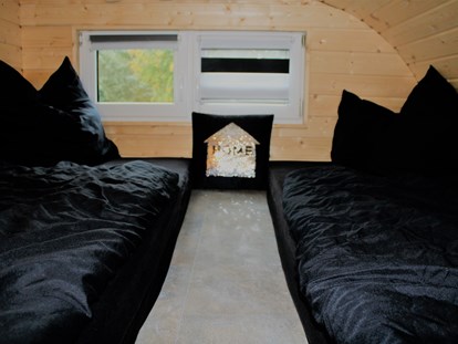 Luxuscamping - Umgebungsschwerpunkt: Fluss - Schlafkojie für 2 Personen
Black Beauty - Tiny Ferien- und Ausstellungspark