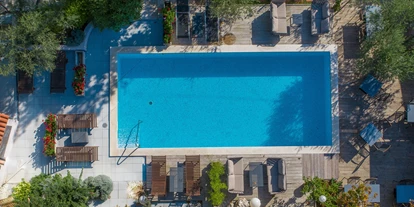 Luxuscamping - Fahrradverleih - Adria - Pool and relax area - B&B Suite Mobileheime für 2 Personen mit eigenem Garten