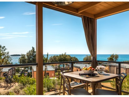 Luxuscamping - Kategorie der Anlage: 5 - Istrien - BELLA VISTA PREMIUM CAMPING CHALET - Istra Premium Camping Resort - Valamar