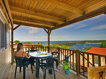 Luxuscamping - Umgebungsschwerpunkt: Strand - Istrien - Campingplatz Orsera - Meinmobilheim