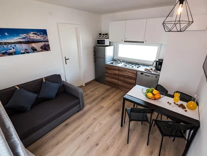 Luxuscamping - Kategorie der Anlage: 2 - Dalmatien - Campingplatz Miran Pirovac - Meinmobilheim