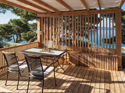Luxuscamping - Umgebungsschwerpunkt: Strand - Dalmatien - Campingplatz Kozarica - Meinmobilheim