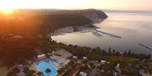 Glamping-Resorts: Panoramablick auf den Campingplatz - Camping Village Mare Pineta - Gebetsroither