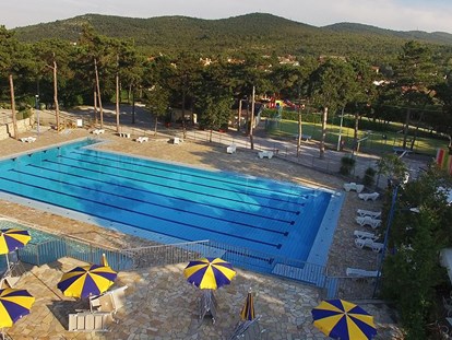 Luxury camping - Tennis - Gorizia - Trieste - Gepflegte Anlage - Camping Village Mare Pineta - Gebetsroither