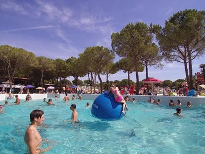 Luxury camping - barrierefreier Zugang ins Wasser - Adria - Camping Union Lido Vacanze - Gebetsroither