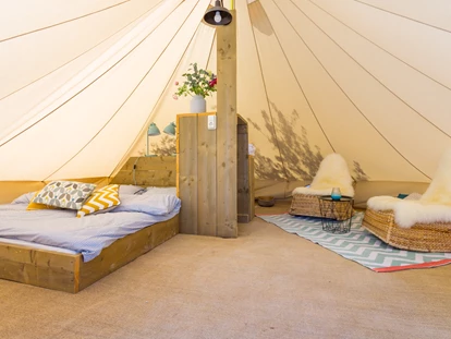 Luxuscamping - öffentliche Verkehrsmittel - Adria - Bell zelt eltern (1x doppelbett) - Boutique camping Nono Ban