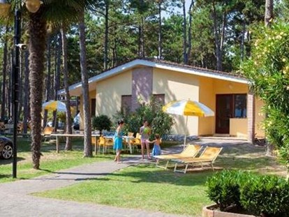 Luxury camping - Thermalbad - Vor der Villa - Villaggio Turistico Internazionale