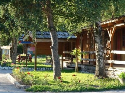 Luxury camping - Restaurant - Valais - Idyllisch in der Natur gelegen - Camping Swiss-Plage