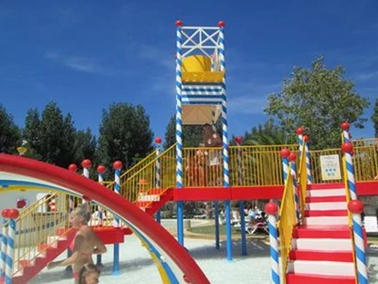 Luxuscamping - Spielplatz - Hérault - Für unsere kleinen Gäste - Camping Le Sérignan Plage