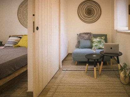 Luxury camping - Bootsverleih - Garden Suite - der Innenraum - Procida Camp & Resort - GOOUTSIDE