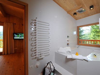 Luxuscamping - Swimmingpool - Oberbayern - Badezimmer im Baumhaus - Das Kranzbach