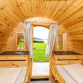 Glamping-Resorts: Schlaffass XXL am Campingplatz Pilsensee mit Blick auf den See - Pilsensee in Bayern