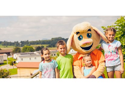 Luxuscamping - Baden-Württemberg - Animation in den Ferien in Baden-Württemberg mit unserem Maskottchen Orsi - Camping & Ferienpark Orsingen