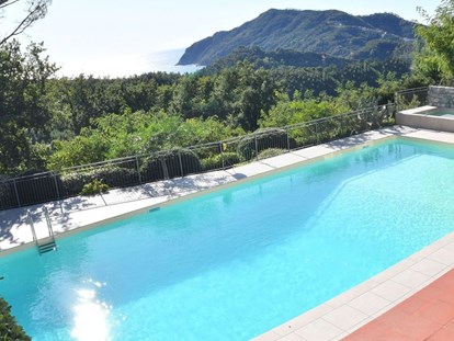 Luxuscamping - Cinque Terre - Camping Mare Monti - Pool - Camping Mare Monti