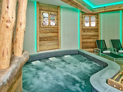 Luxuscamping - im Winter geöffnet - Bayern - Thermal-Whirlpool in unserer Thermal-Vital-Oase. - Kur- und Feriencamping Holmernhof Dreiquellenbad