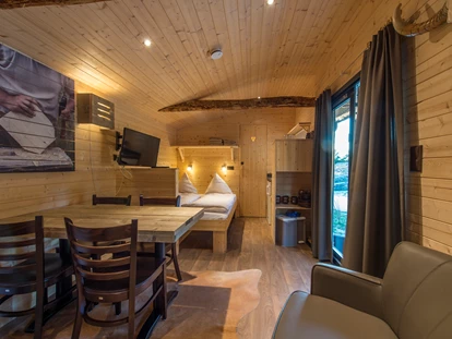 Luxury camping - gut erreichbar mit: Auto - Rieste - kleines 4-Personen-Haus - Alfsee Ferien- und Erlebnispark