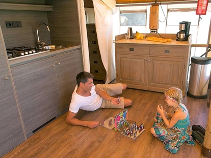 Luxury camping - Umgebungsschwerpunkt: Strand - Adria - Küche - Solaris Camping Beach Resort - Suncamp