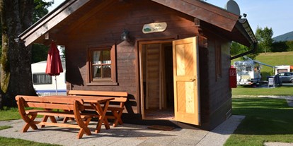 Luxuscamping - Umgebungsschwerpunkt: See - Ferienhütte "Schober": Bietet Platz für 4 Erwachsene oder eine Familie mit 3 Kinder. Größe der Ferienhütte: ca. 20 m2 - CAMP MondSeeLand