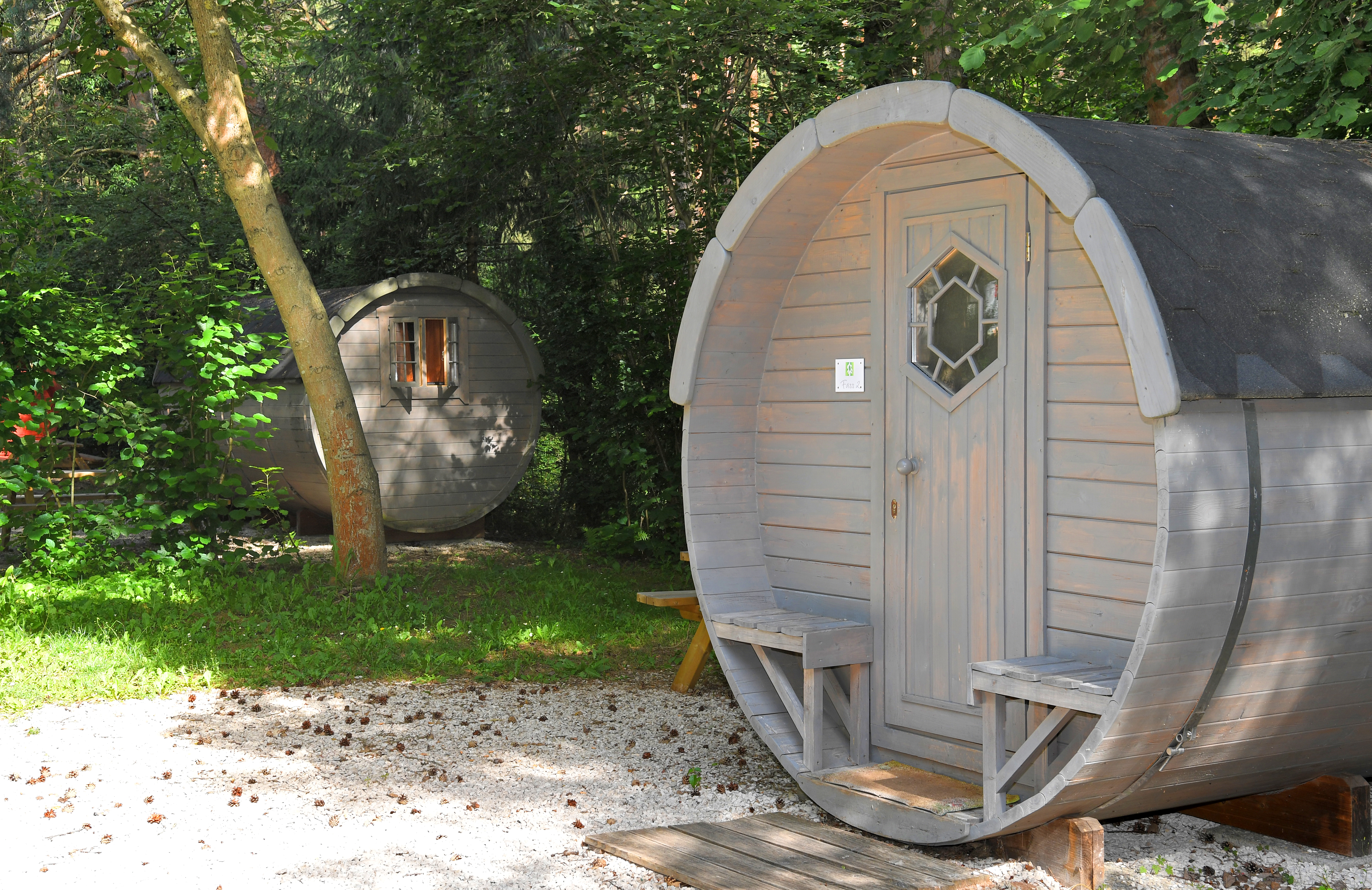 Luksuzno kampiranje - Tischtennis - Bereich Glampingfässer - Waldcamping Brombach