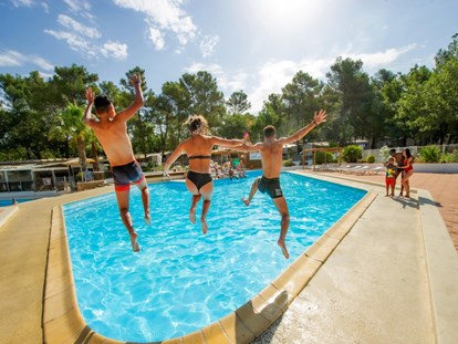 Luxuscamping - Swimmingpool - Camping Domaine de la Sainte Baume - Vacanceselect