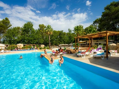Luxury camping - Swimmingpool - Mittelmeer - Camping Domaine de la Sainte Baume - Vacanceselect