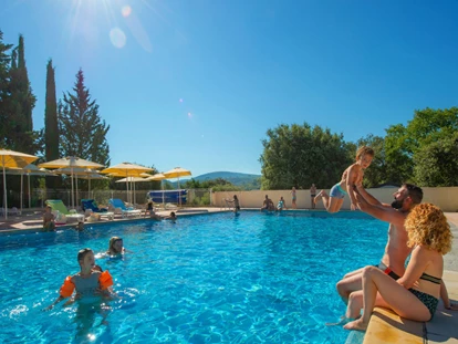 Luxury camping - Volleyball - Provence-Alpes-Côte d&#39;Azur - Camping Le Coteau de la Marine - Vacanceselect