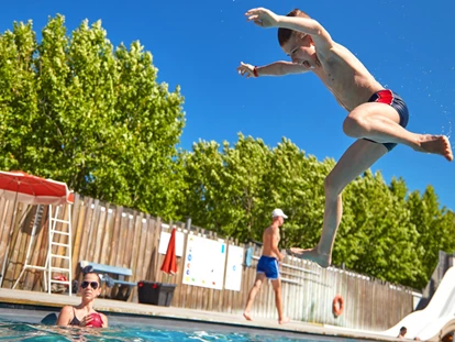 Luxury camping - Volleyball - Provence-Alpes-Côte d&#39;Azur - Camping La Plage d'Argens - Vacanceselect